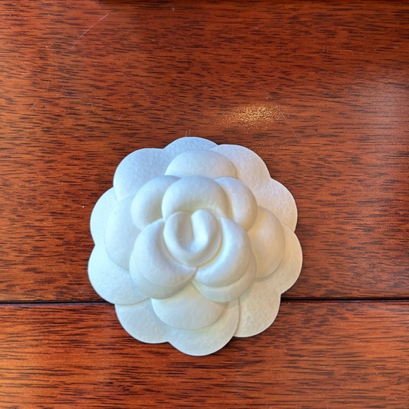 Chanel Shopping Bag with Camellia - Picture 6 of 6